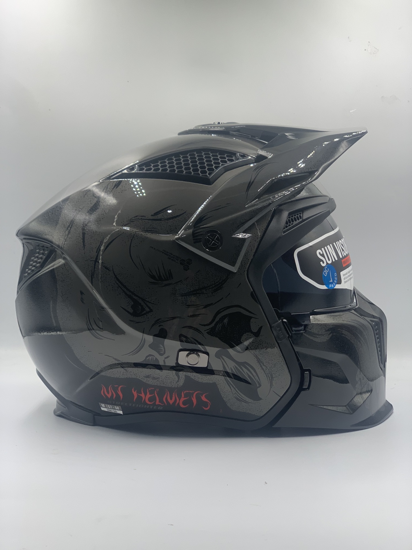 MT Street Fighter Darkness A2 Gloss Gray